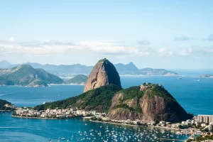 Pão de Açúcar:
Cartão-postal inesquecível com vista panorâmica da cidade maravilhosa.